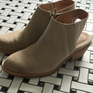 Sofft suede shootie. Brand new, never worn